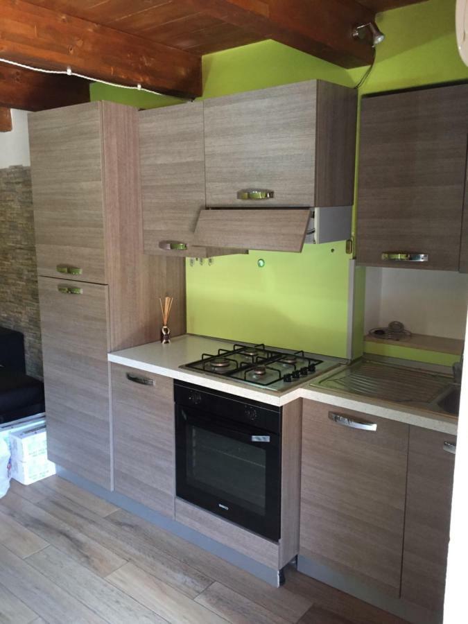 La Casetta Di Elena ลาเมเซ แตร์เม ภายนอก รูปภาพ