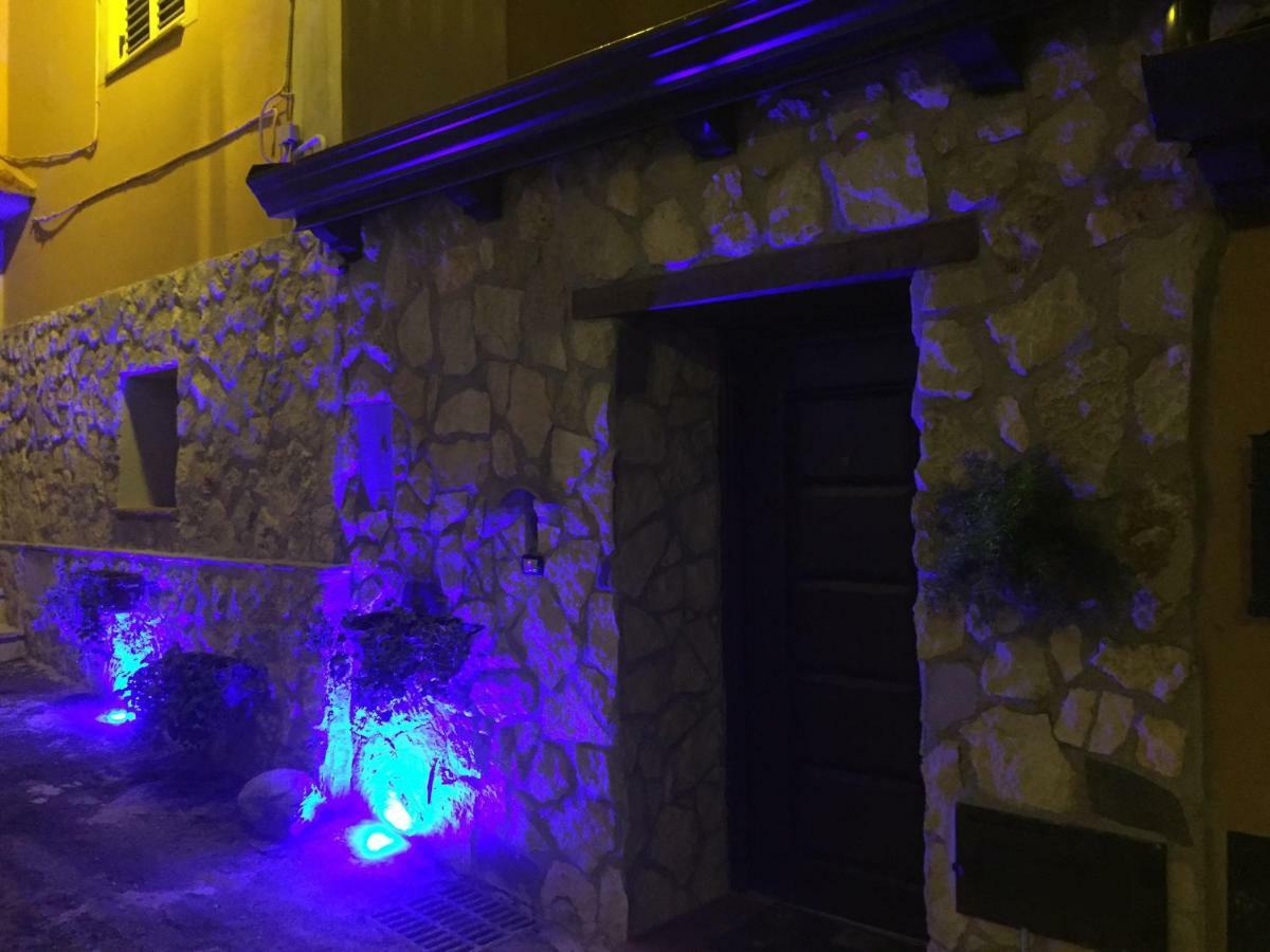 La Casetta Di Elena ลาเมเซ แตร์เม ภายนอก รูปภาพ