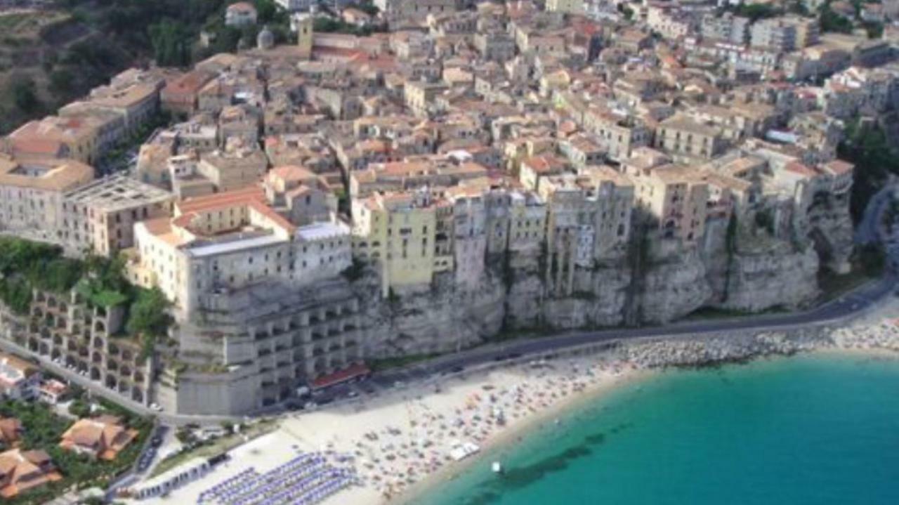 La Casetta Di Elena ลาเมเซ แตร์เม ภายนอก รูปภาพ