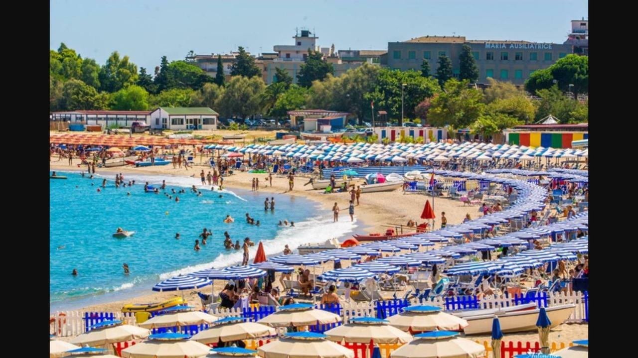 La Casetta Di Elena ลาเมเซ แตร์เม ภายนอก รูปภาพ
