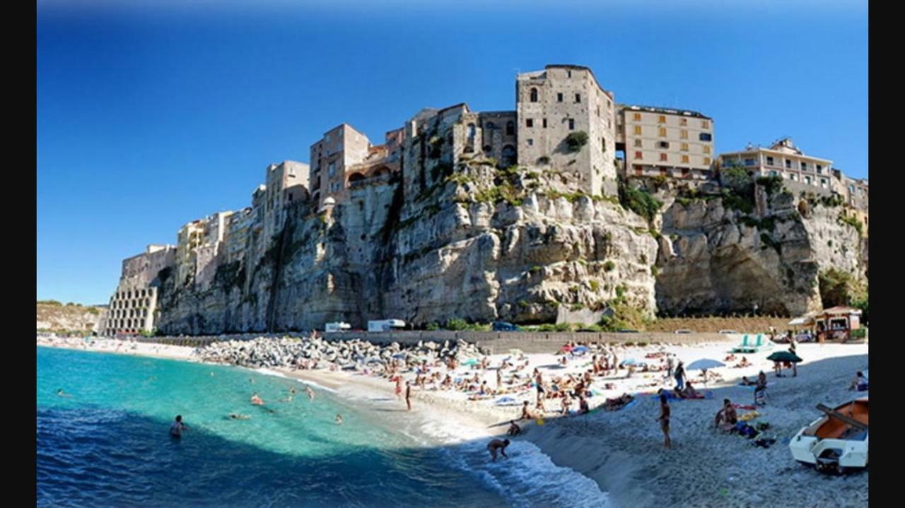 La Casetta Di Elena ลาเมเซ แตร์เม ภายนอก รูปภาพ