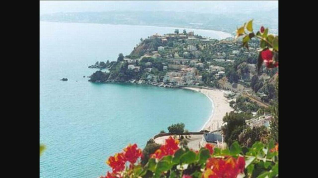 La Casetta Di Elena ลาเมเซ แตร์เม ภายนอก รูปภาพ